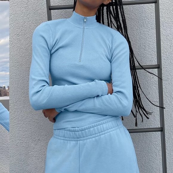 NWOT Aritzia TNA Longlseeve - Picture 3 of 5